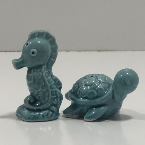Ceramic Salt & Pepper Shakers‎ Turtle Seahorse Blue Teal Ocean Beach House Decor - Picture 2 of 4